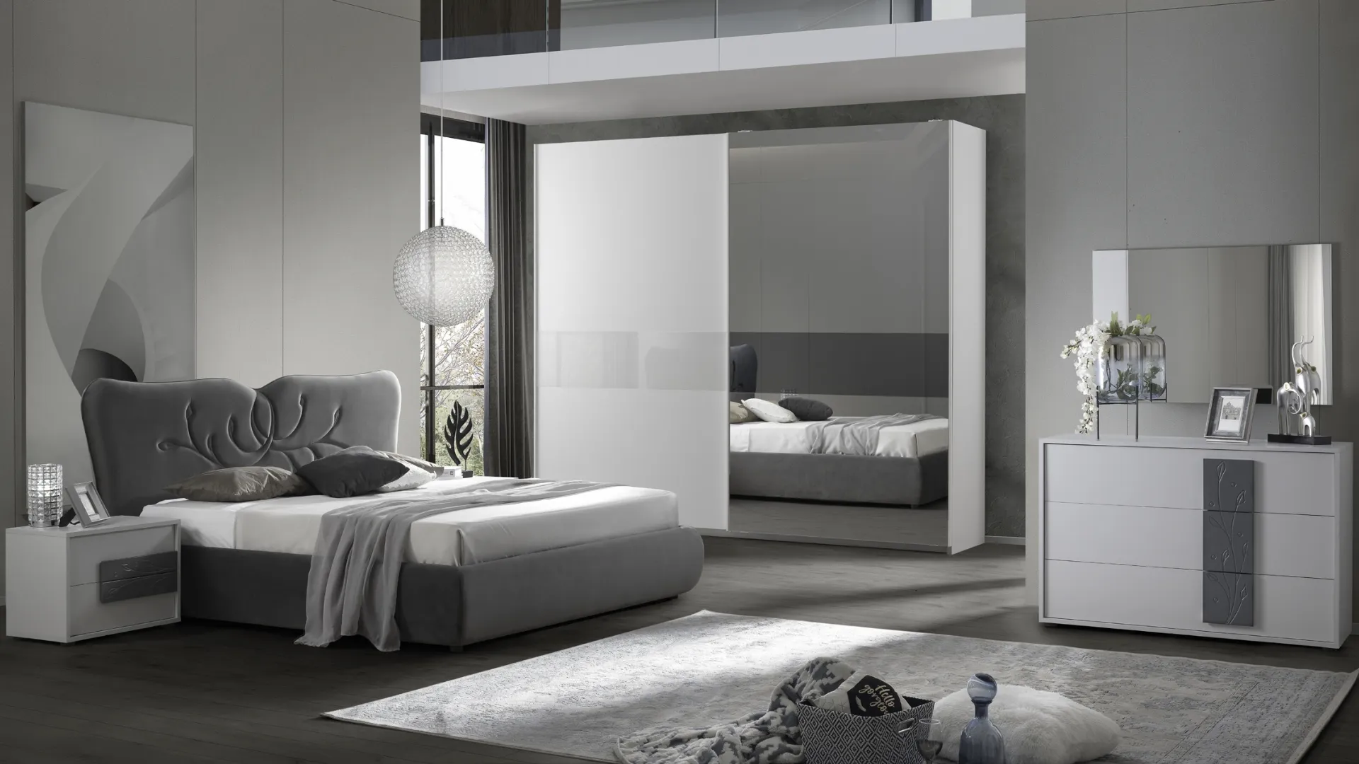 Armadio con ante scorrevoli Bedroom Yasmin in laccato Bianco opaco con specchio di Imba Srl