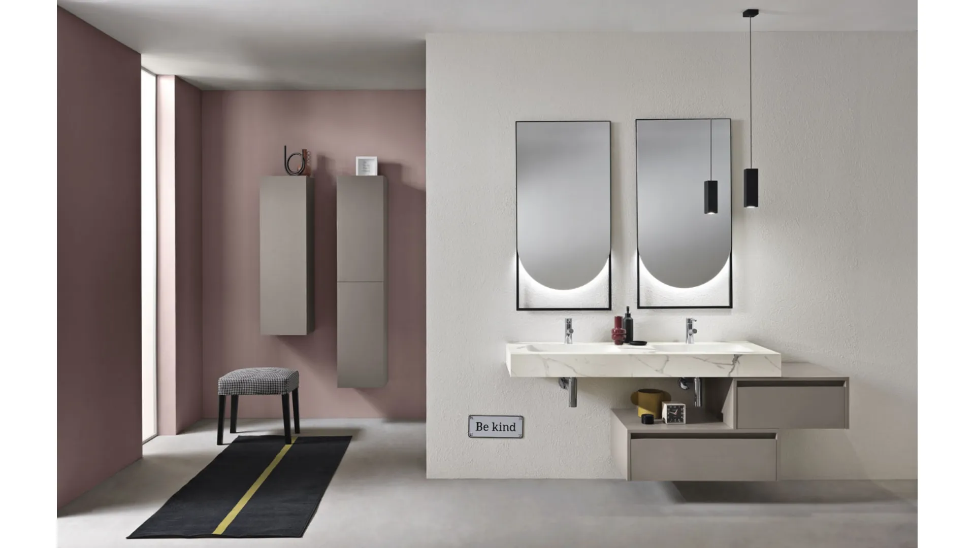 Mobile da Bagno sospeso Piave in nobilitato Tortora frassinato con top in HPL Bianco Statuario di Bluelife