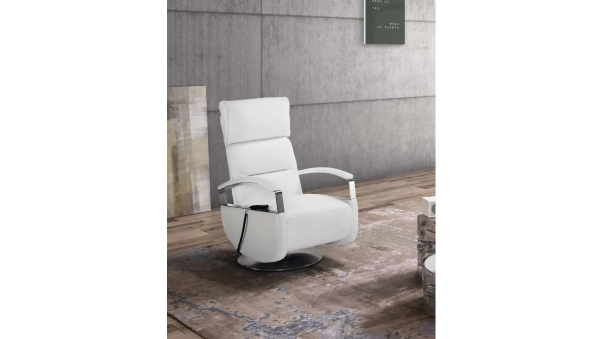 Poltrona relax con testiera regolabile Tokyo Swivel di Spaziorelax